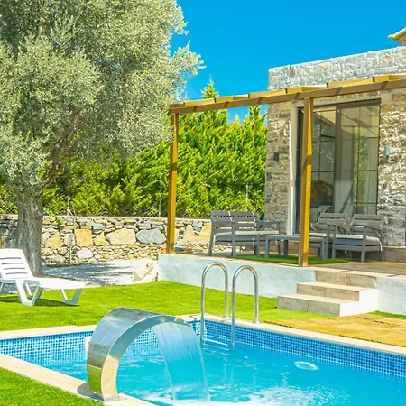 Lena Private Pool Villa *